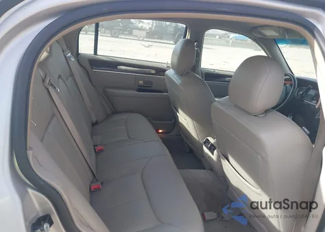 2008 Lincoln Town Car Signature Limited z USA, uszkodzony, nr VIN 2LNHM82V78X650094